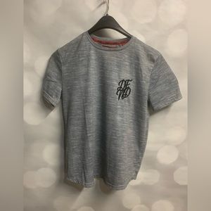 DFND grey athletic style embroidered logo‎ shirt in size large unisex